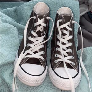grey converse